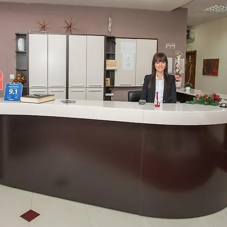 Hotel Sin-kom Garni 3*