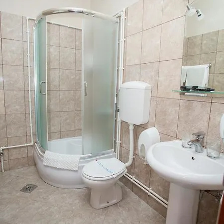 Sin-kom Garni 3*